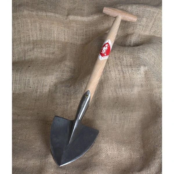 Compact Pointed Spade 3 Compact Pointed Spade